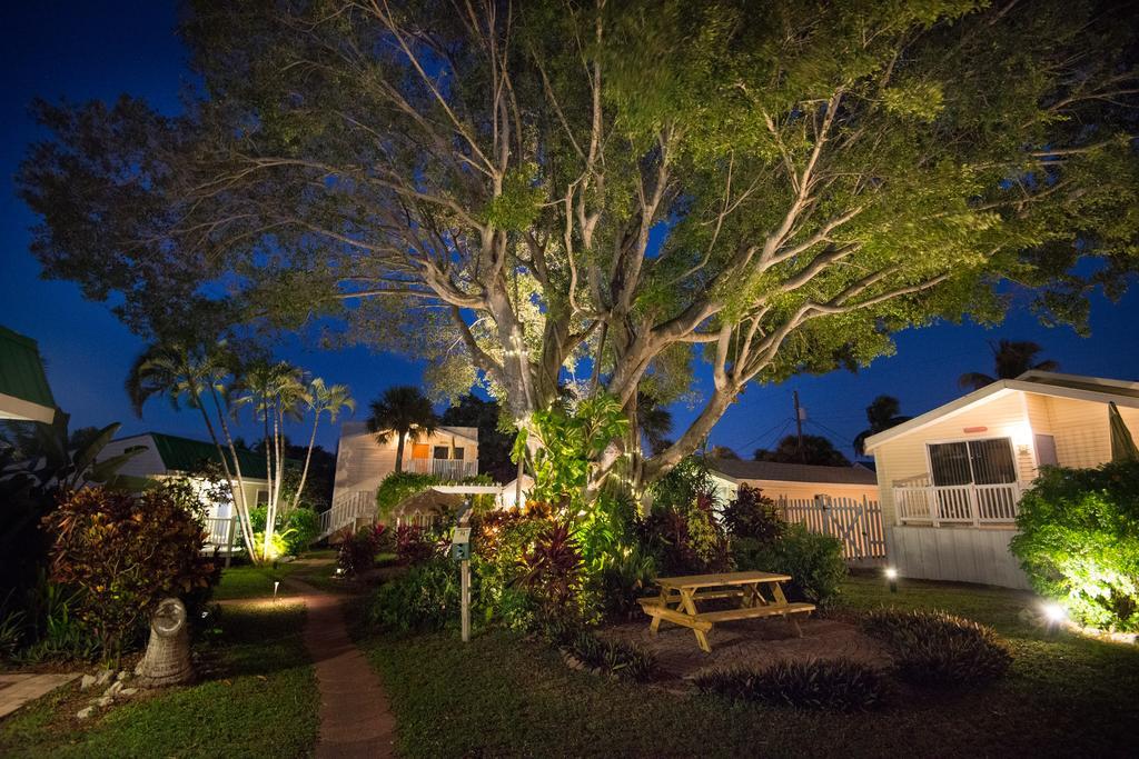 Silver Sands Villas 迈尔斯堡海滩 外观 照片